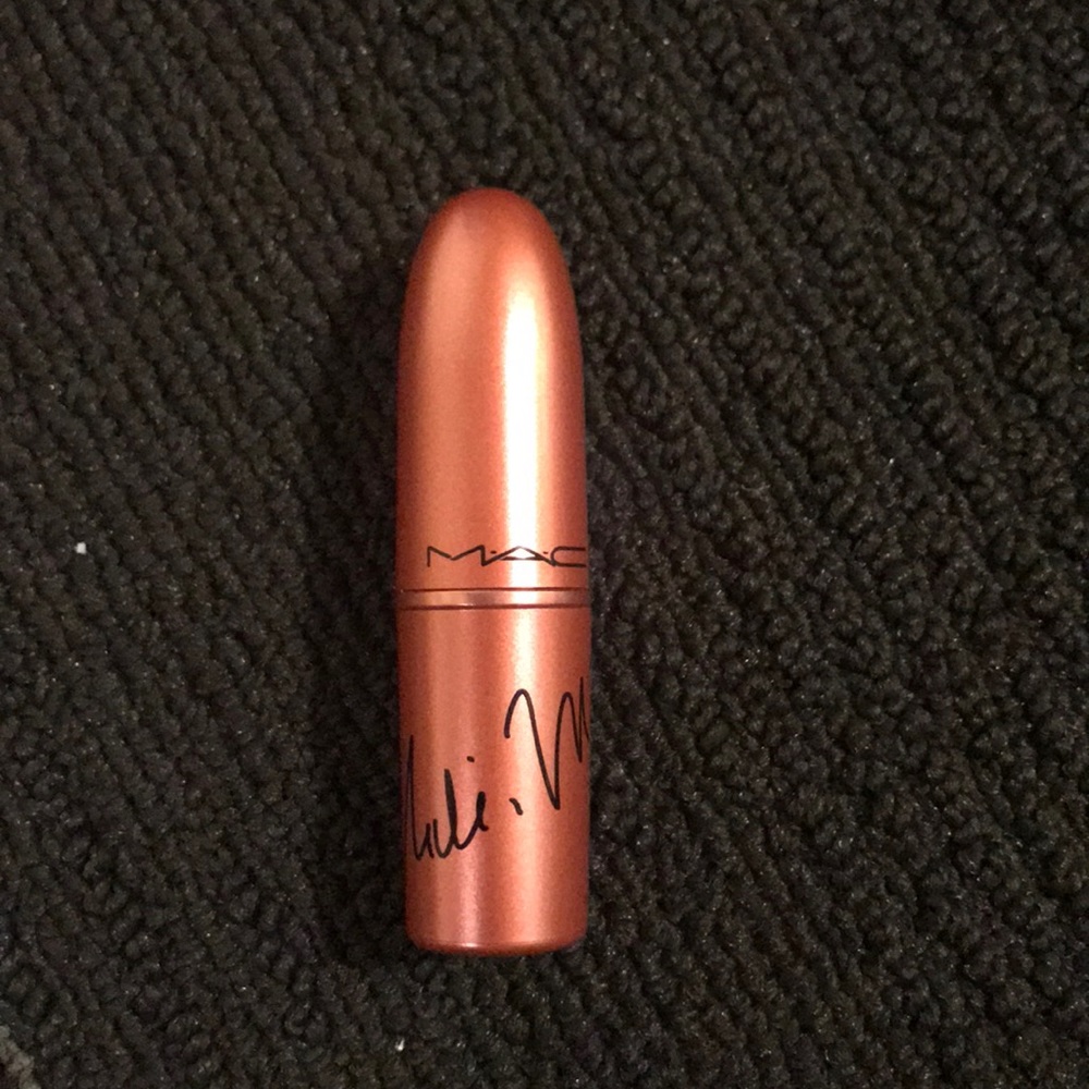 LE Mac Cosmetic x Nicki Minaj Lipstick